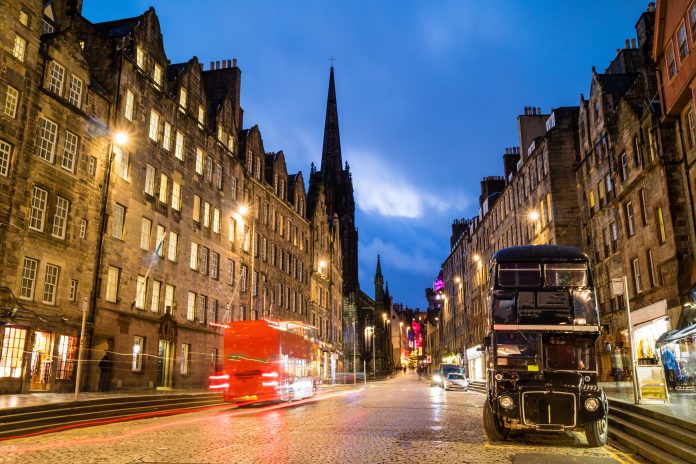 Edinburgh Old Town Without the Suitcase: Where to Drop Your Bag at Waverley, Then Where to Walk Edinburgh Old Town Without the Suitcase: Where to Drop Your Bag at Waverley, Then Where to Walk